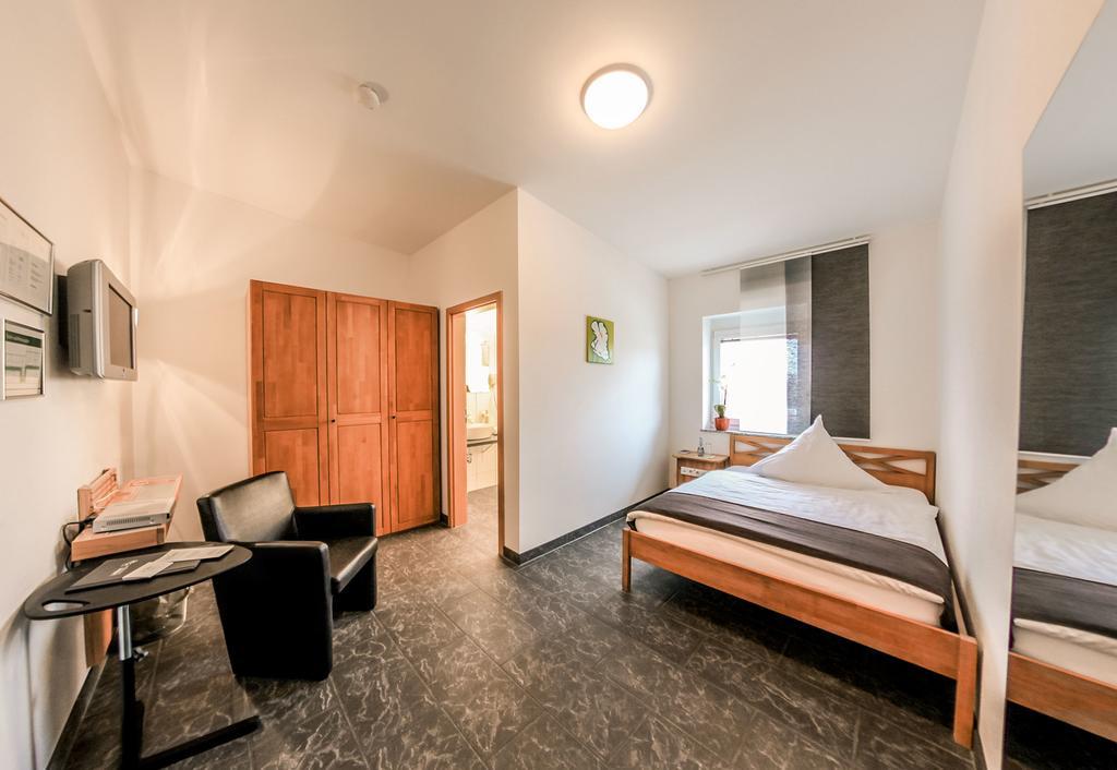 Inwest Hotel Garni Crailsheim Habitación foto